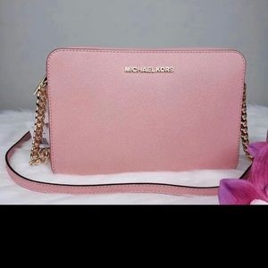Michal kors crossbody